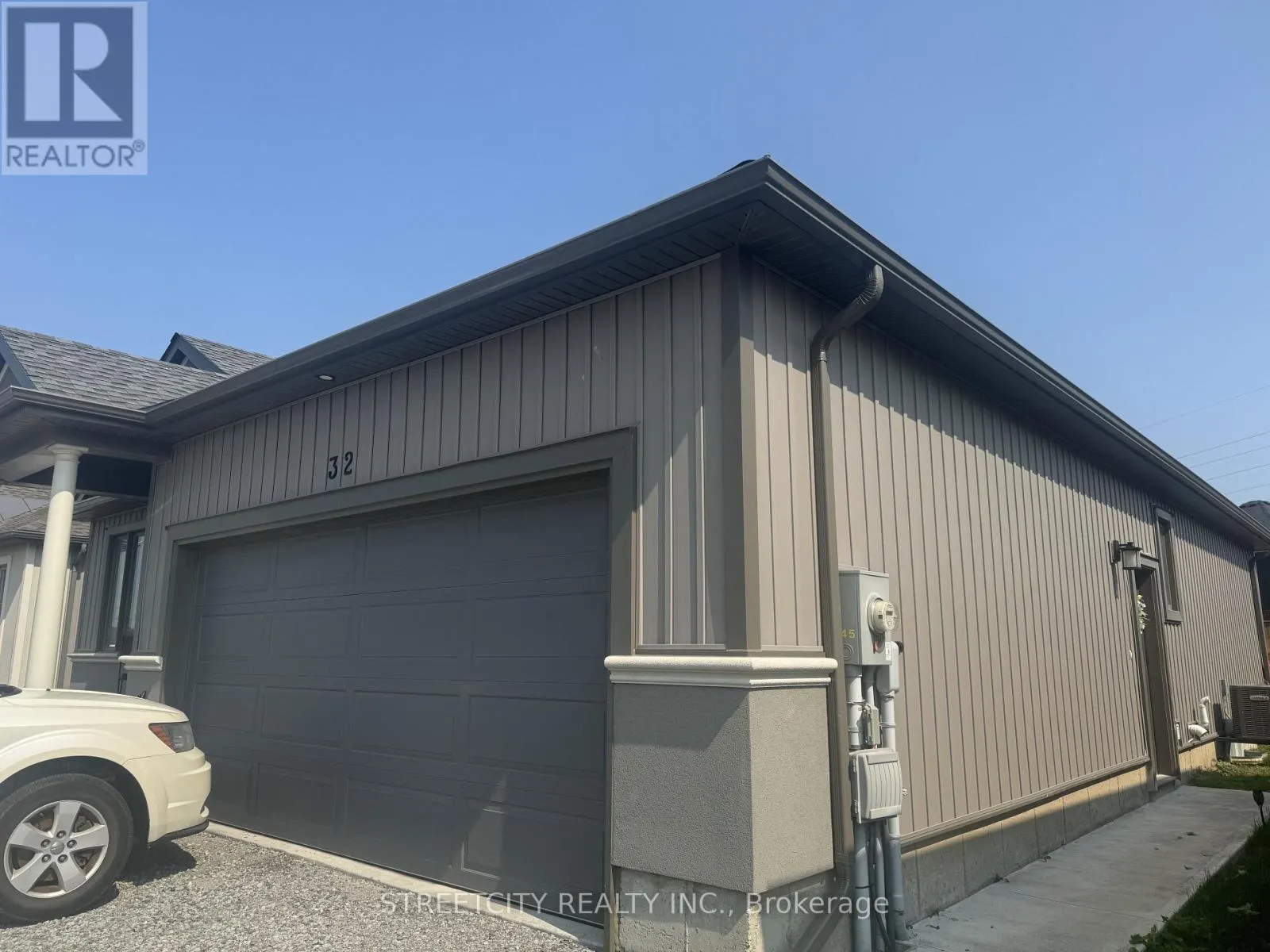32 BOUNTY AVENUE