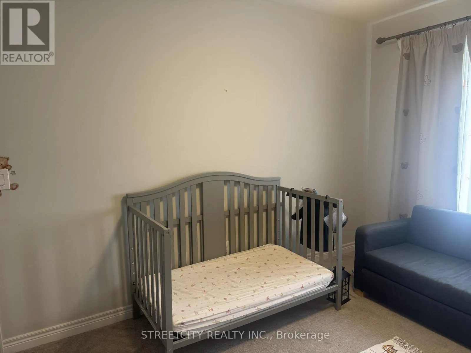 32 BOUNTY AVENUE