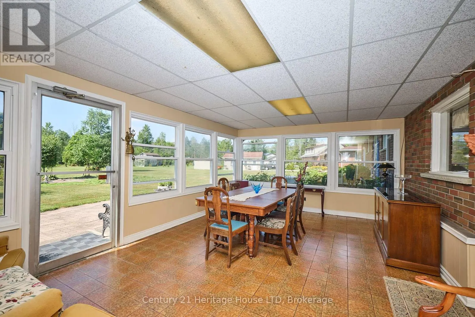 2229 HOUCK CRESCENT