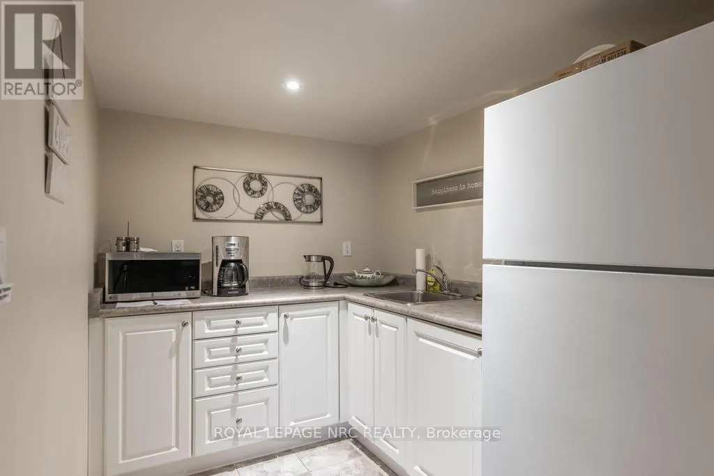 101 - 16 SULLIVAN AVENUE, #101