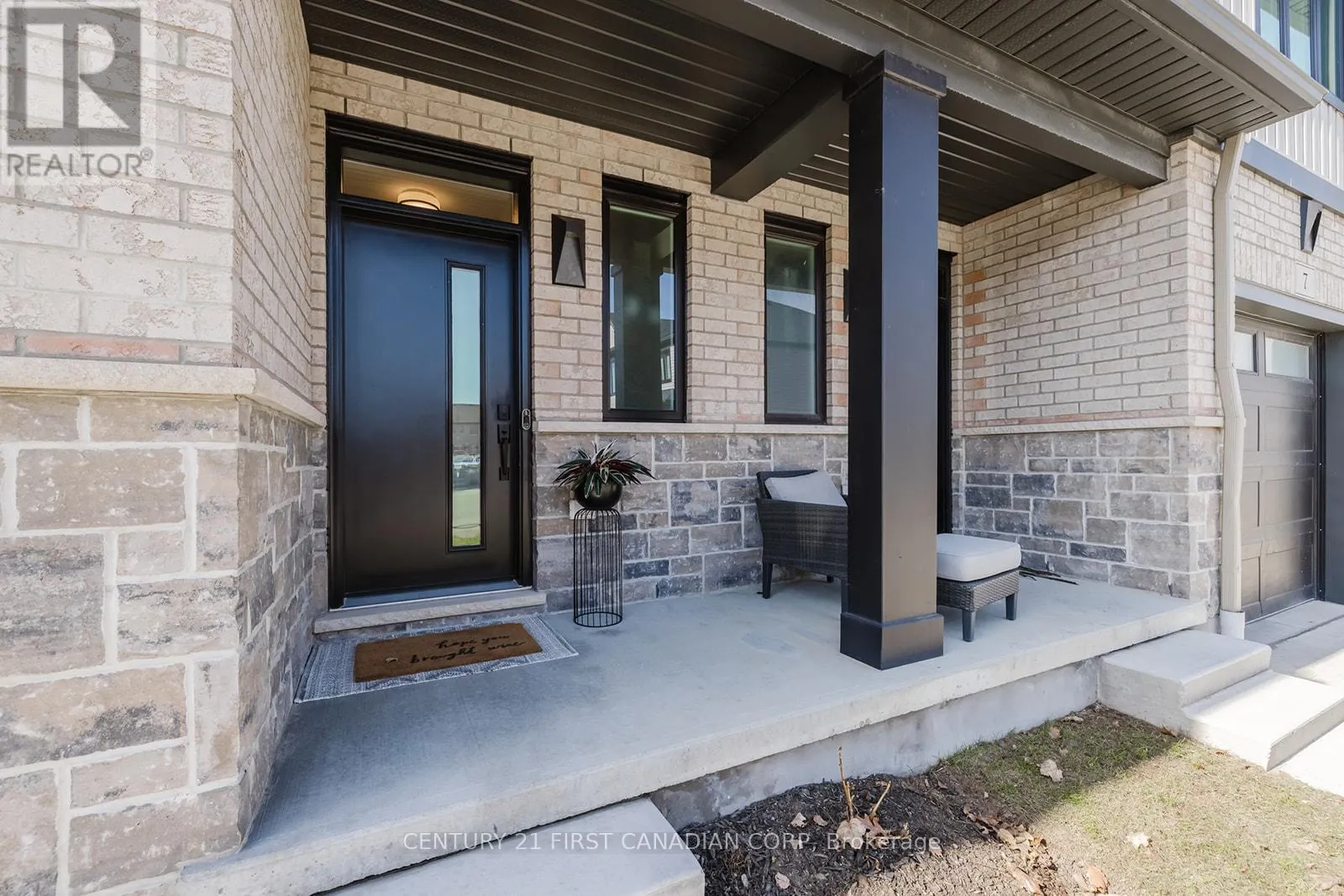 9 - 601 LIONS PARK DRIVE, #9
