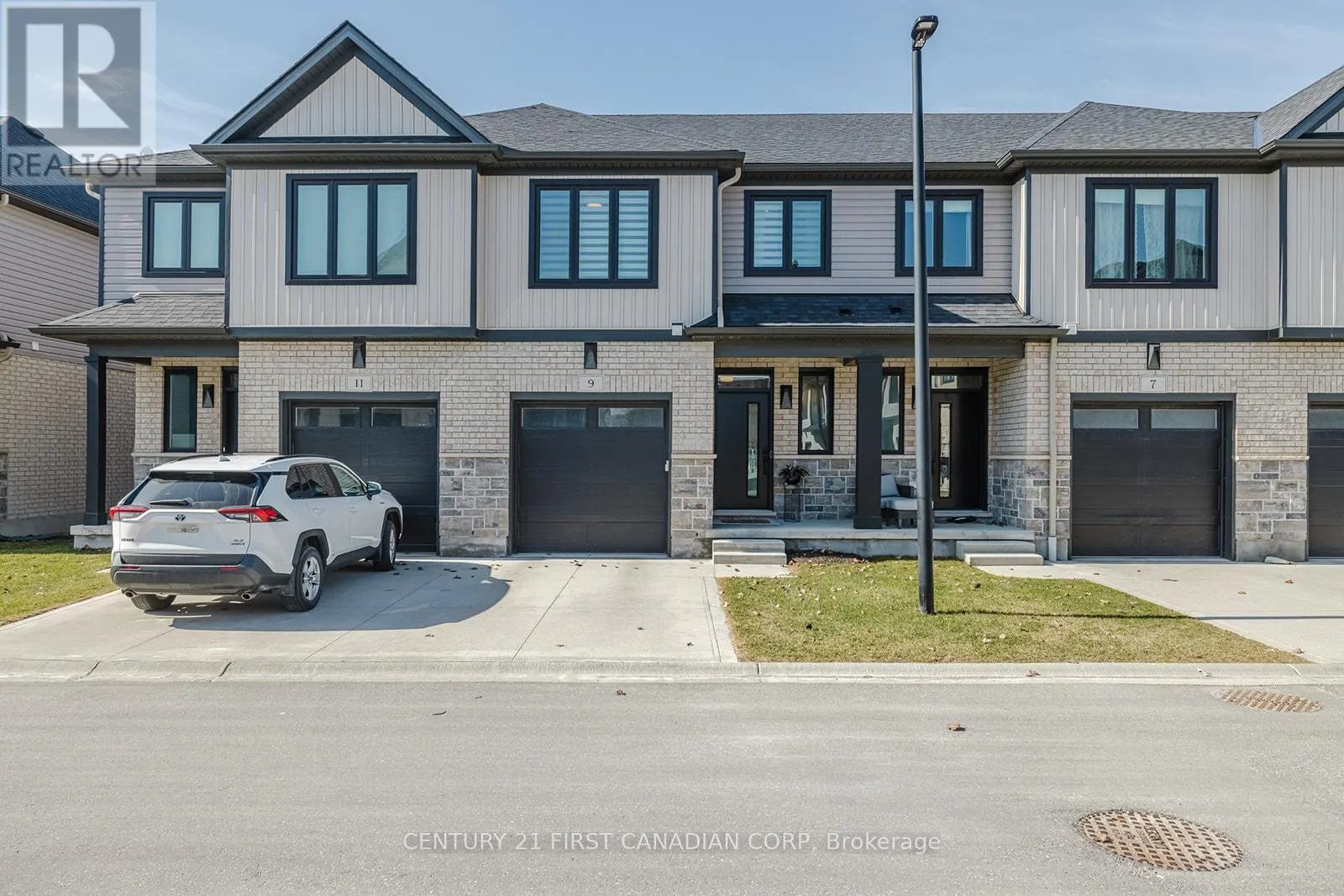 9 - 601 LIONS PARK DRIVE, #9