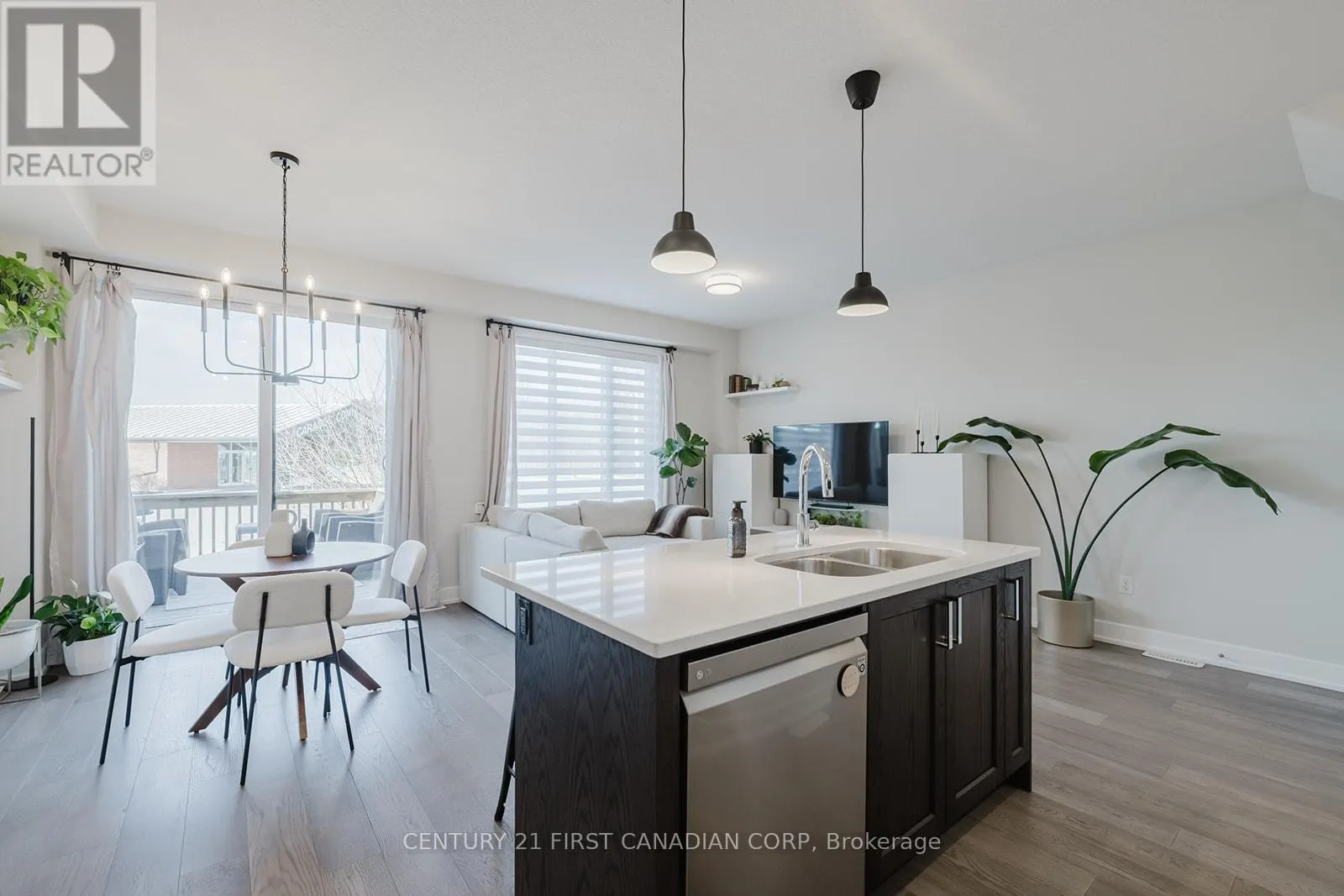 9 - 601 LIONS PARK DRIVE, #9