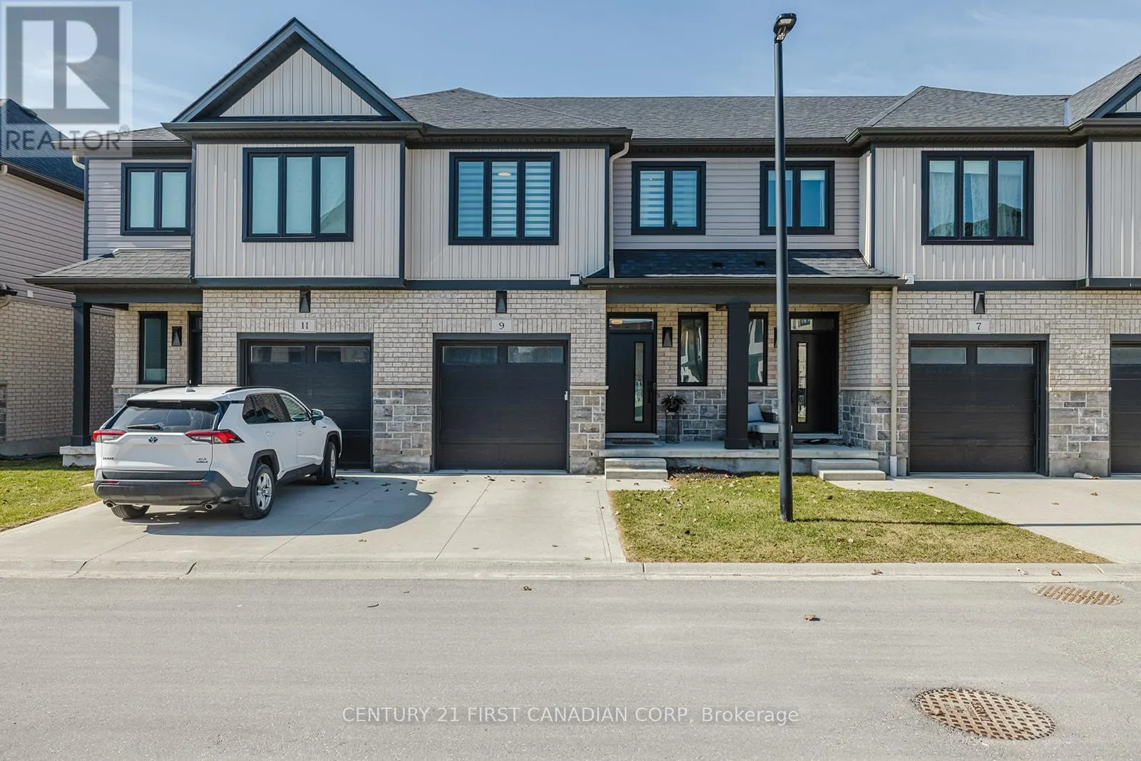 9 - 601 LIONS PARK DRIVE, #9