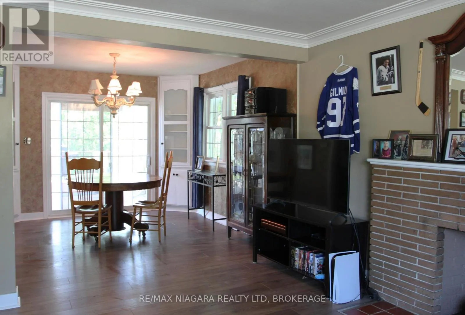 21 HIGHLAND AVENUE