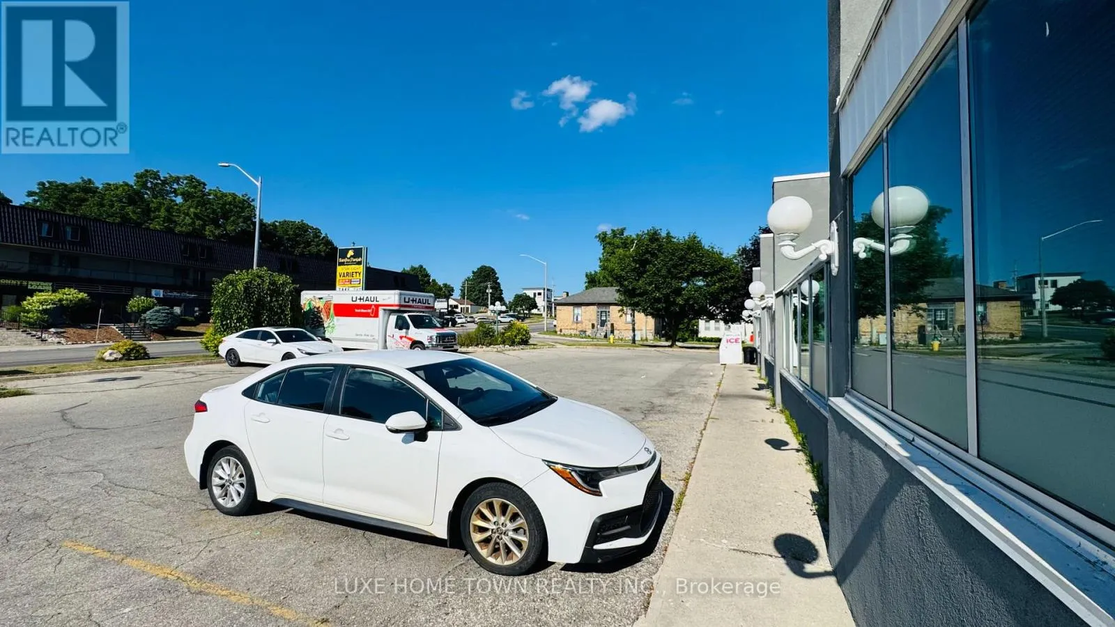 1 - 780 DUNDAS STREET