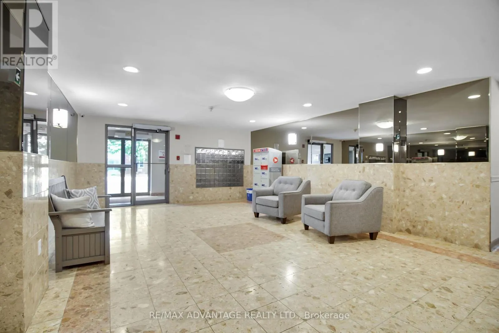 504 - 333 COMMISSIONERS ROAD W, #504