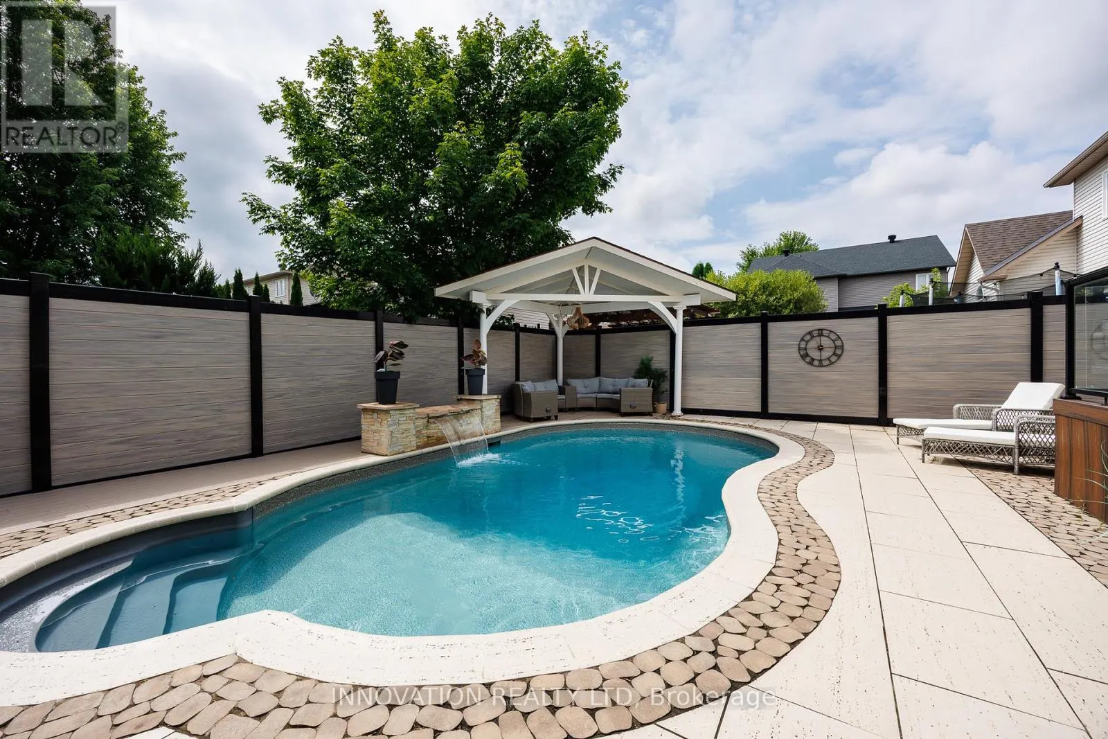 534 LANDSWOOD WAY