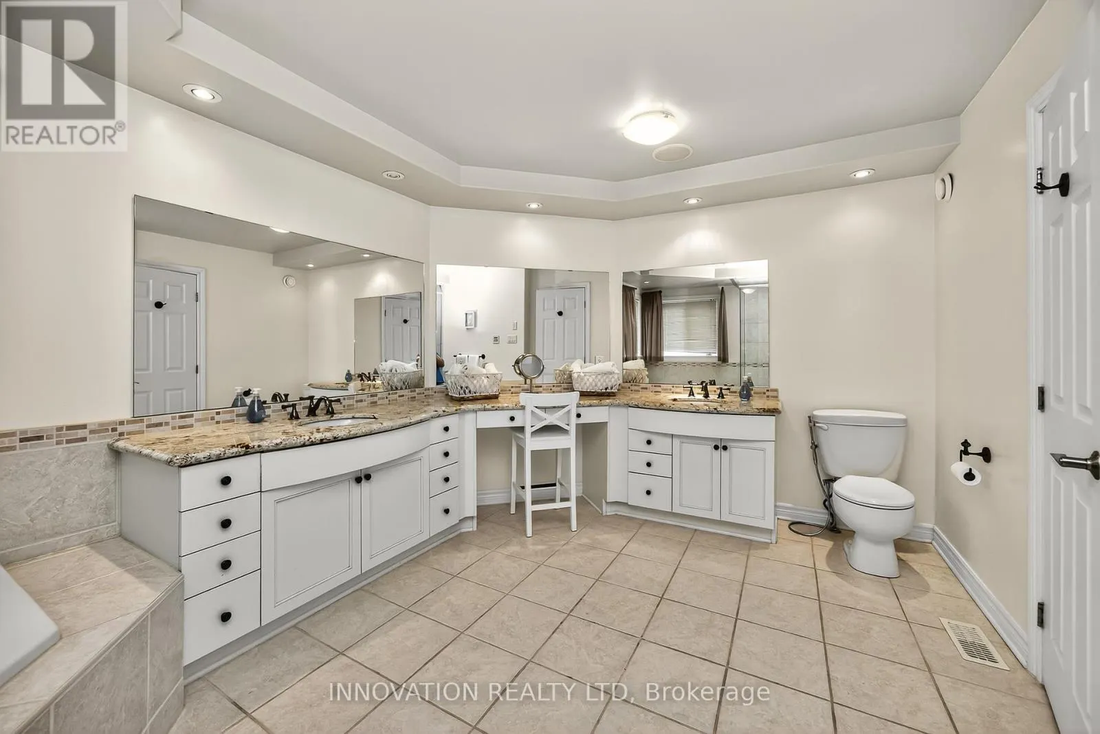 534 LANDSWOOD WAY