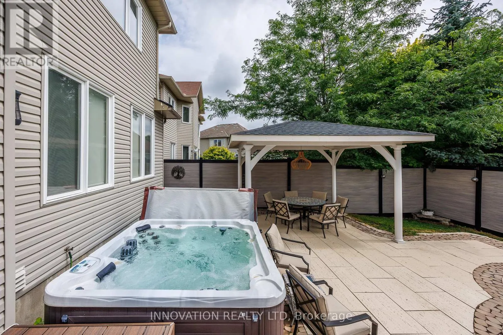 534 LANDSWOOD WAY