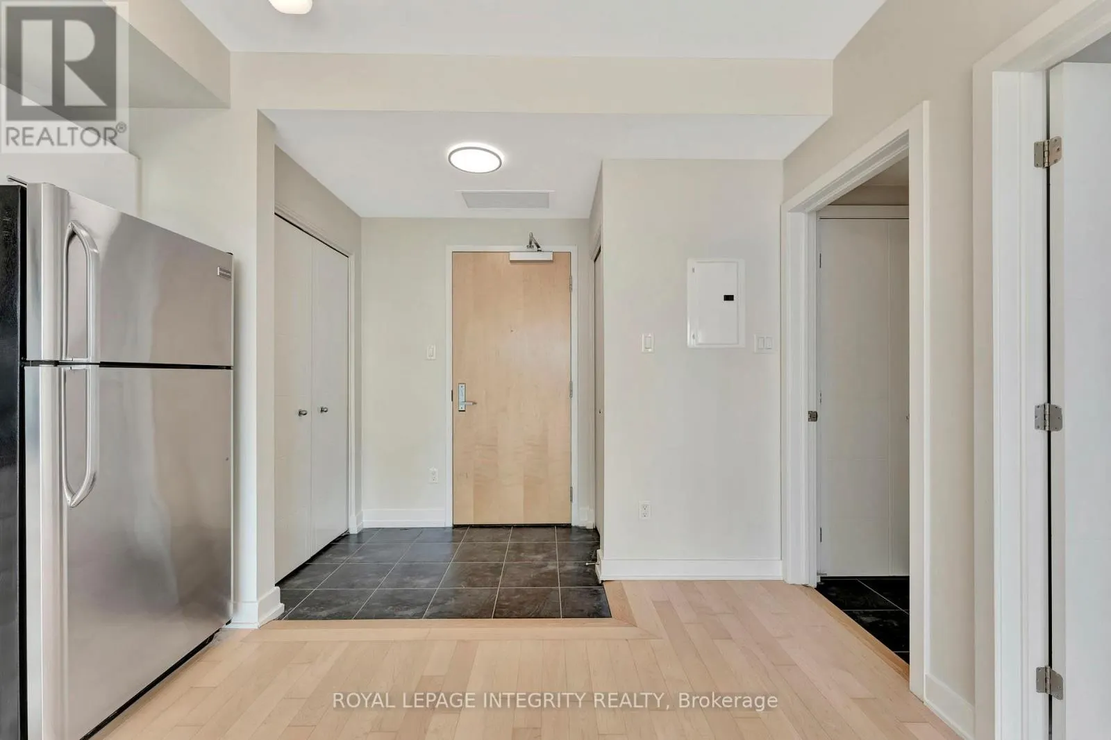 1808 - 179 METCALFE STREET