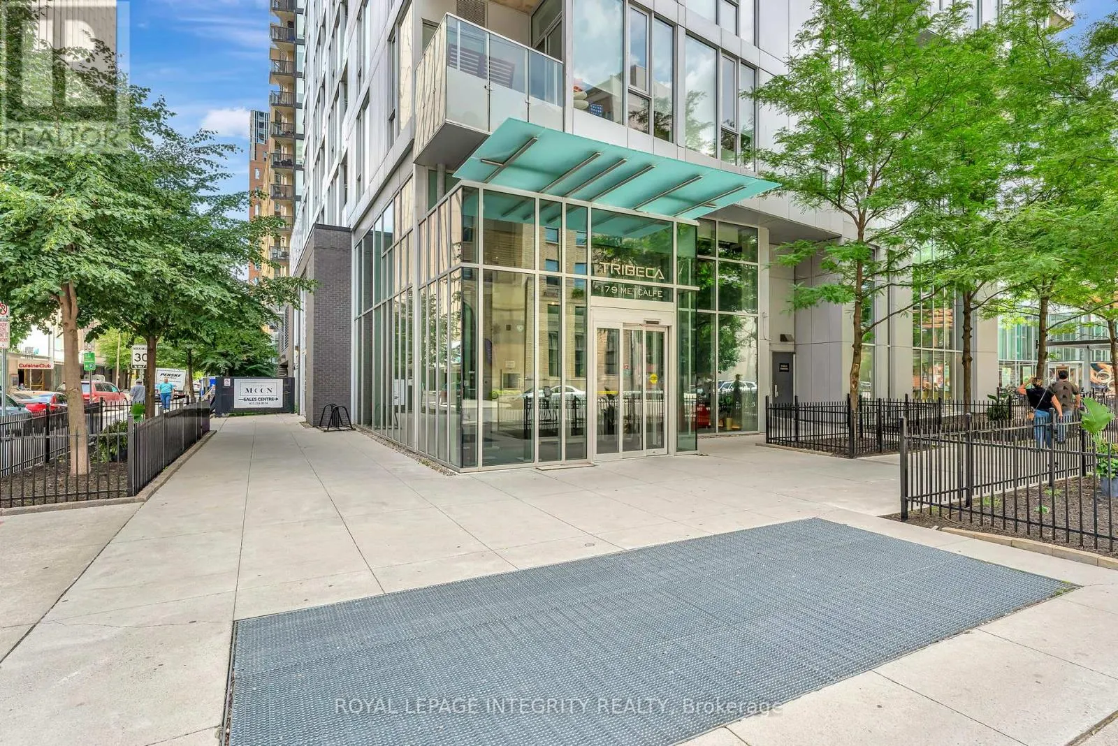 1808 - 179 METCALFE STREET
