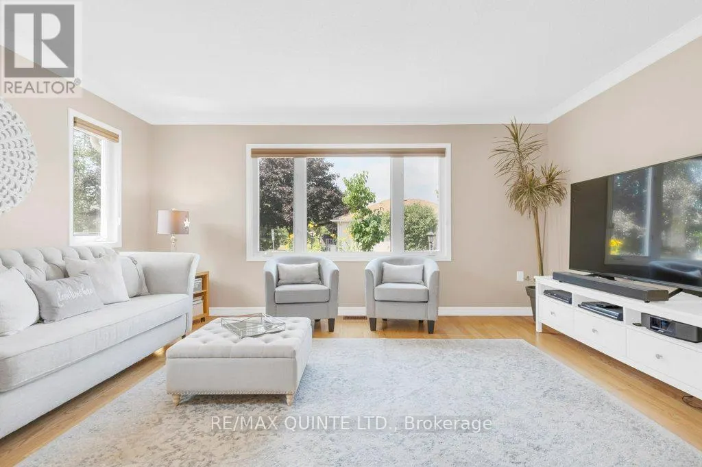 2 HERITAGE DRIVE