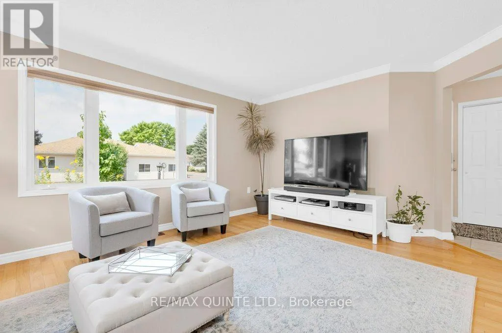 2 HERITAGE DRIVE