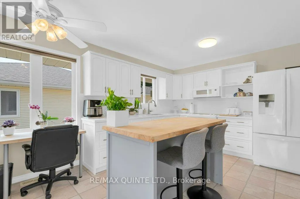 2 HERITAGE DRIVE