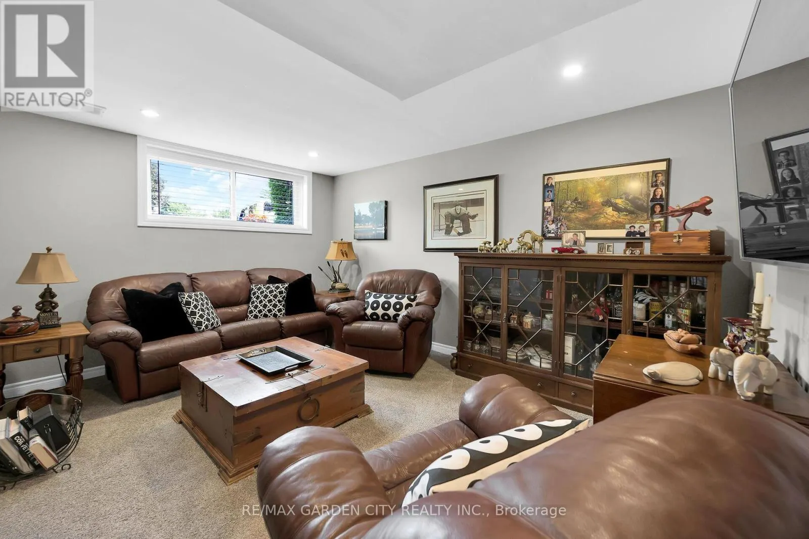 8 BENDAMERE DRIVE