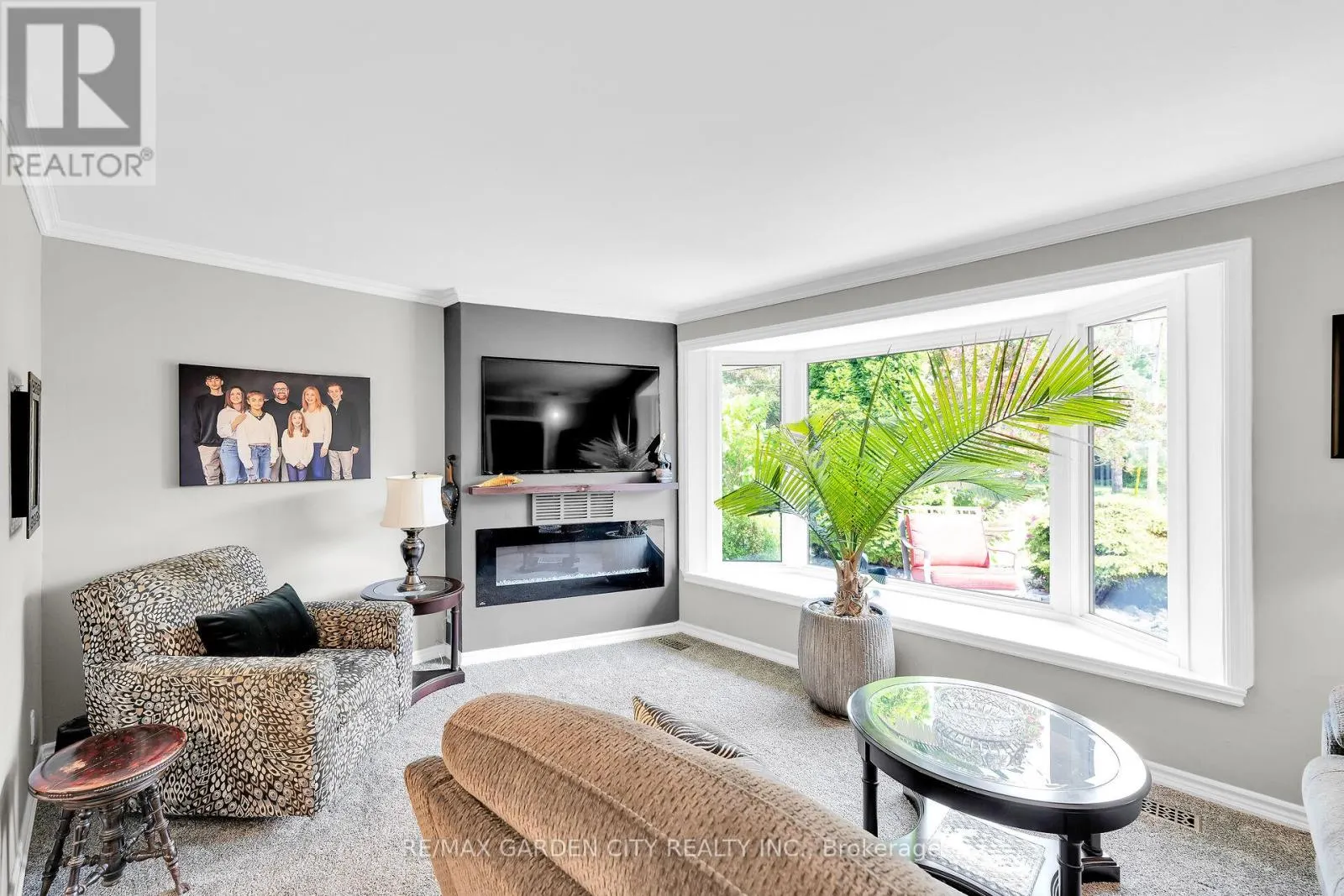 8 BENDAMERE DRIVE