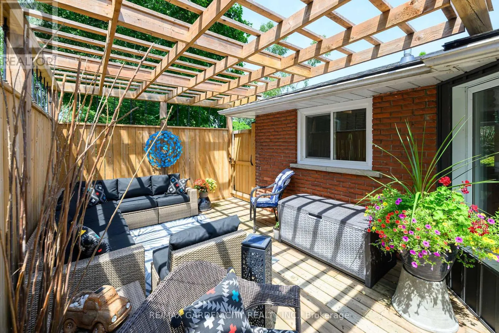 8 BENDAMERE DRIVE