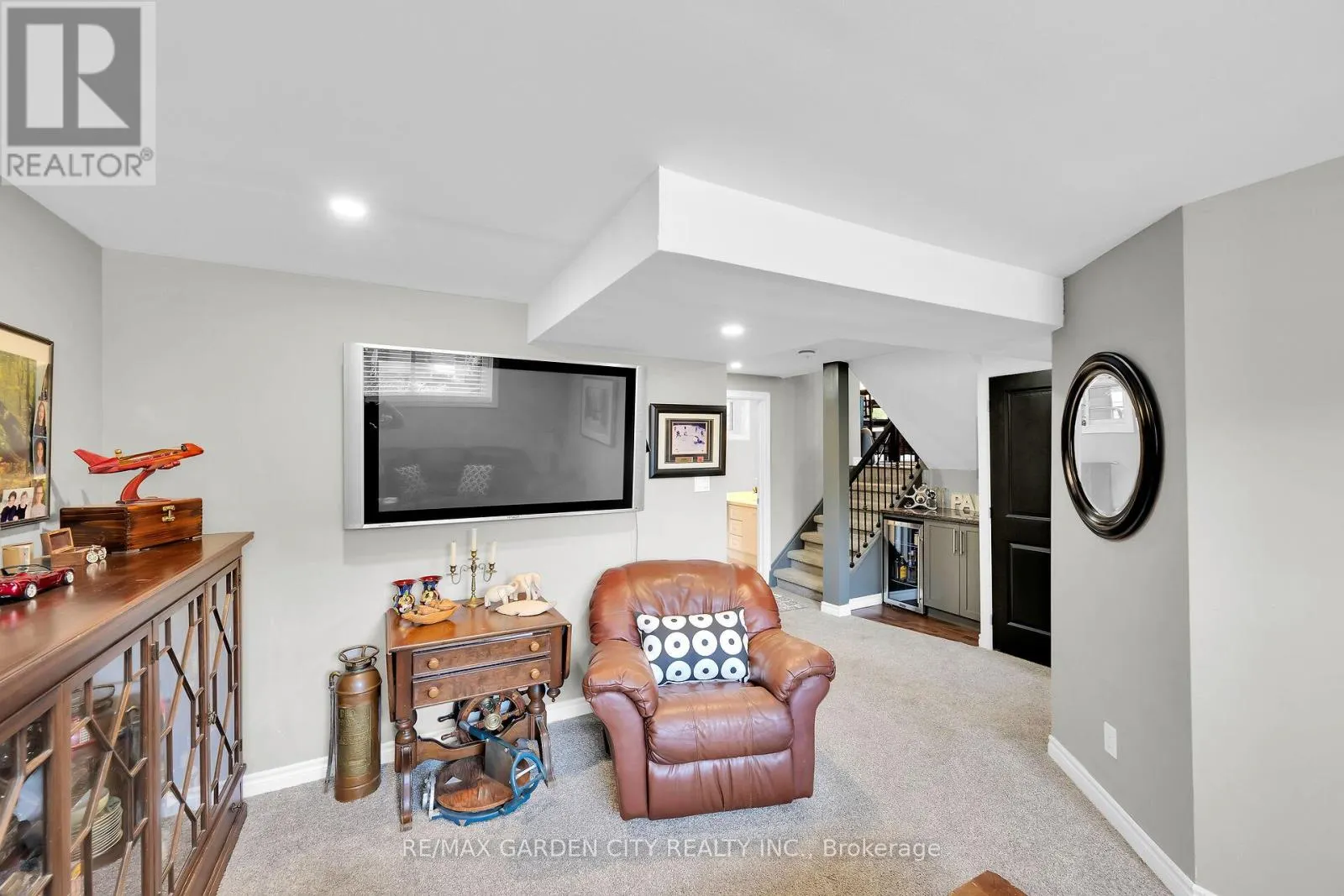 8 BENDAMERE DRIVE