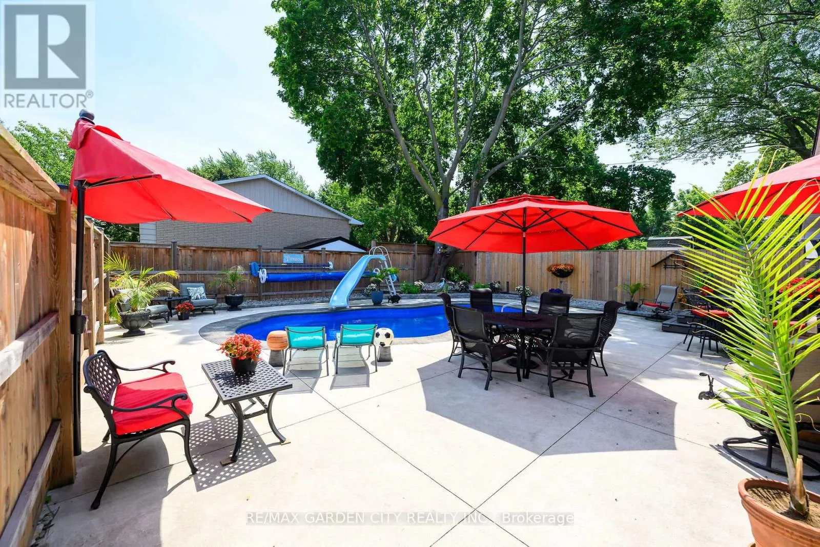 8 BENDAMERE DRIVE
