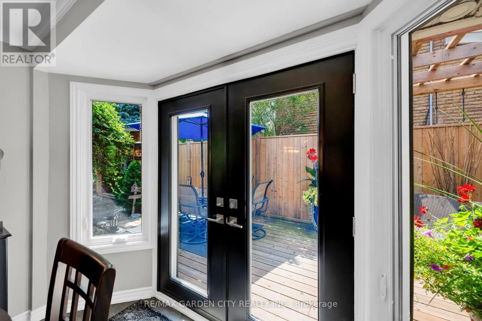 8 BENDAMERE DRIVE