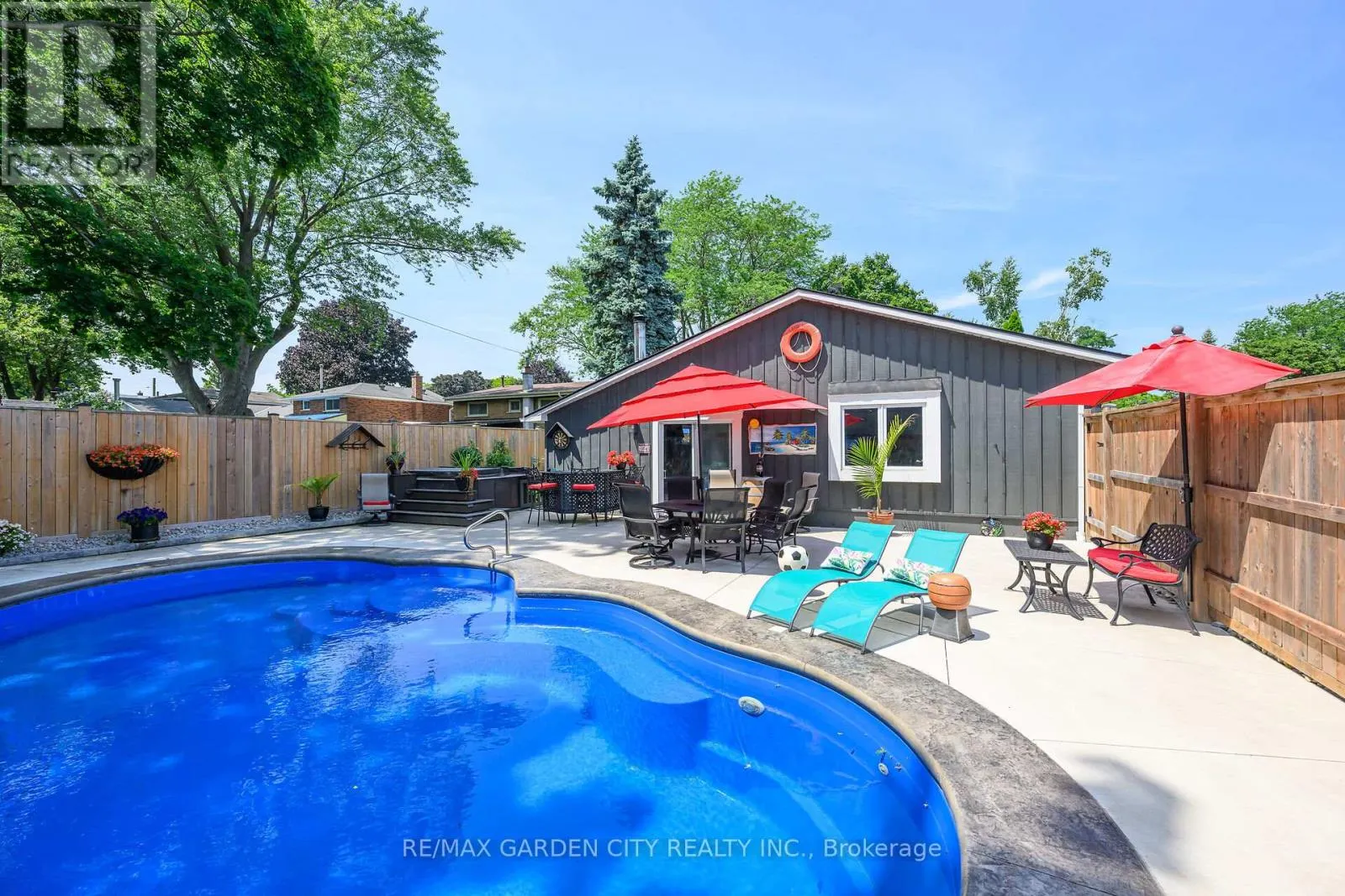 8 BENDAMERE DRIVE