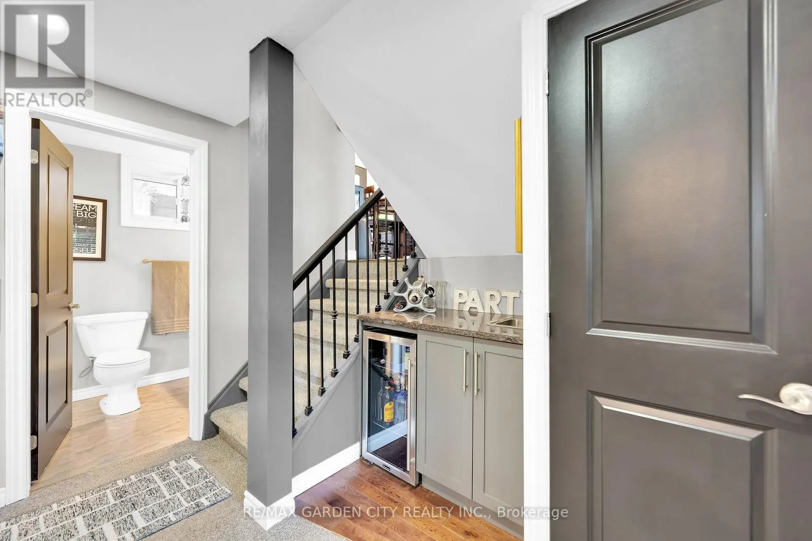 8 BENDAMERE DRIVE