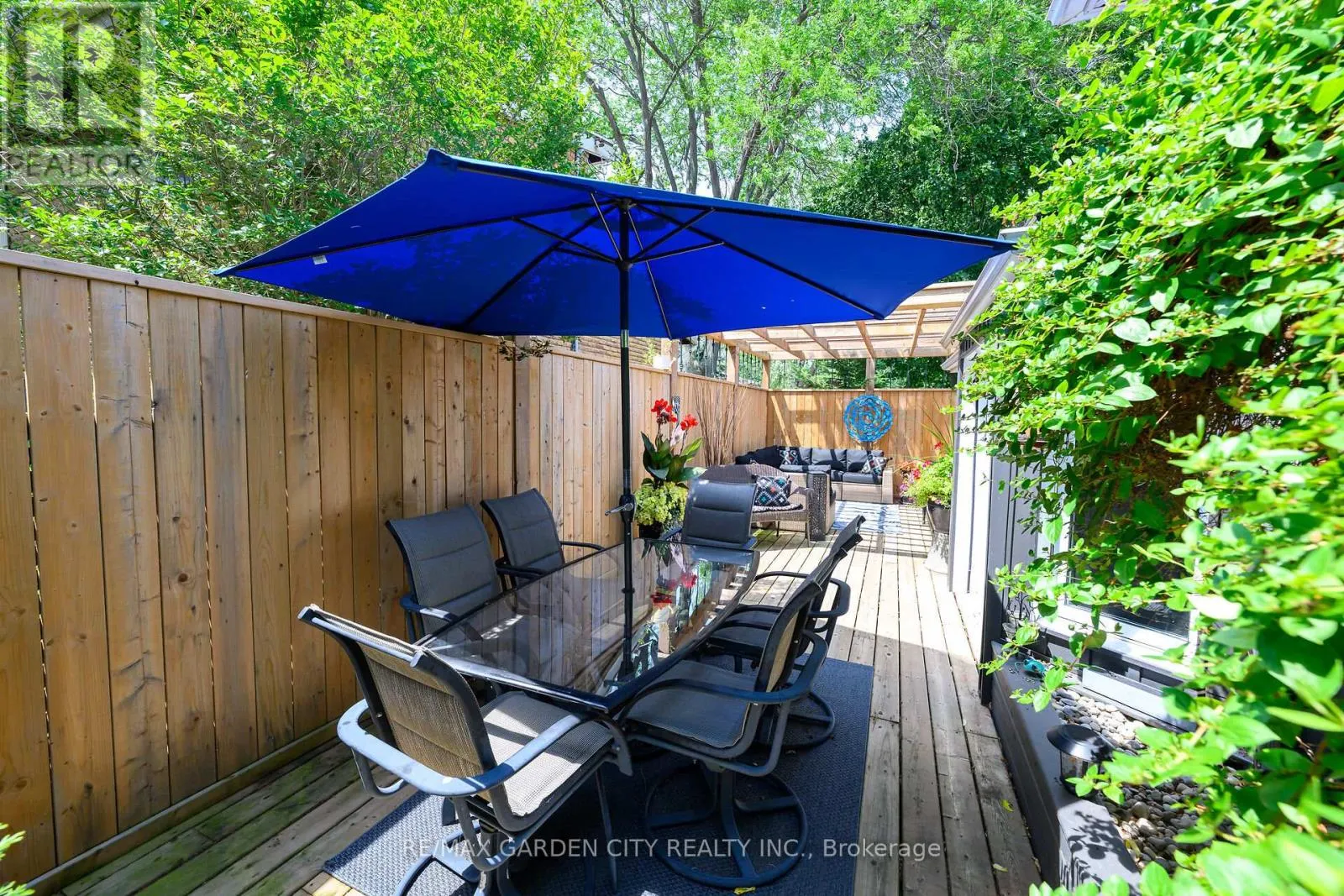8 BENDAMERE DRIVE
