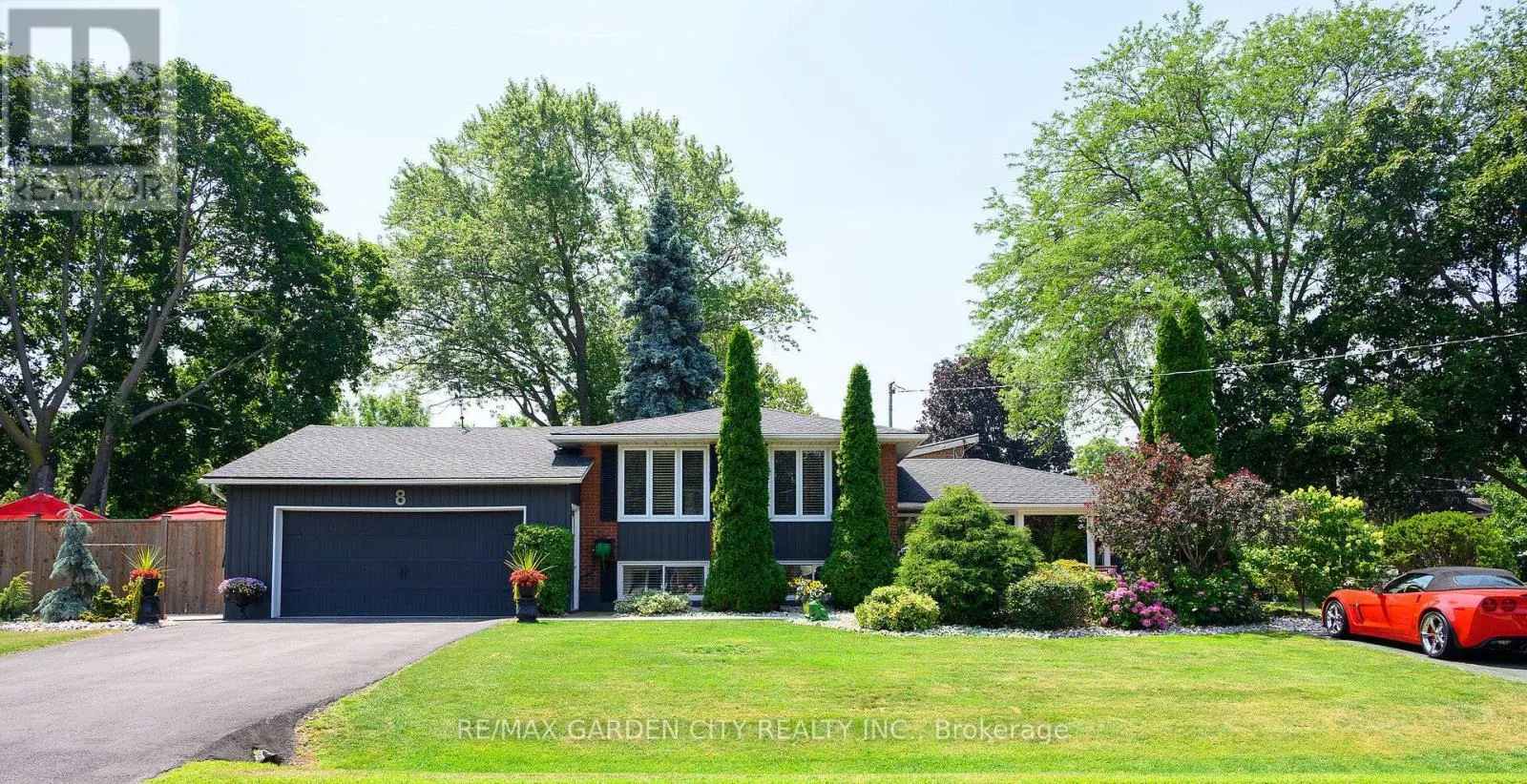 8 BENDAMERE DRIVE