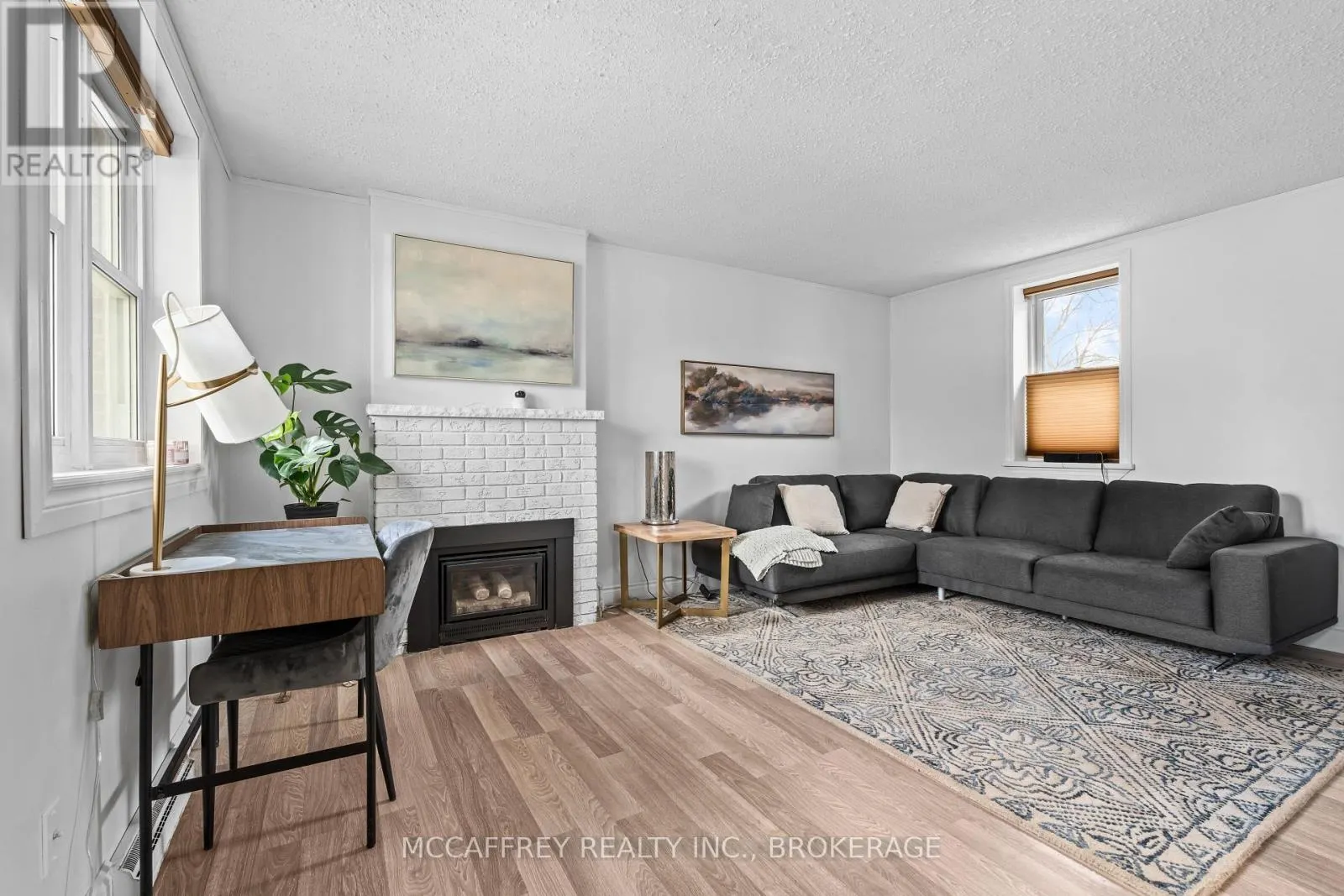209 CENTRE STREET N
