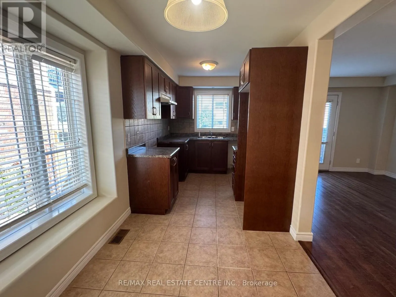 27 HEMLOCK WAY