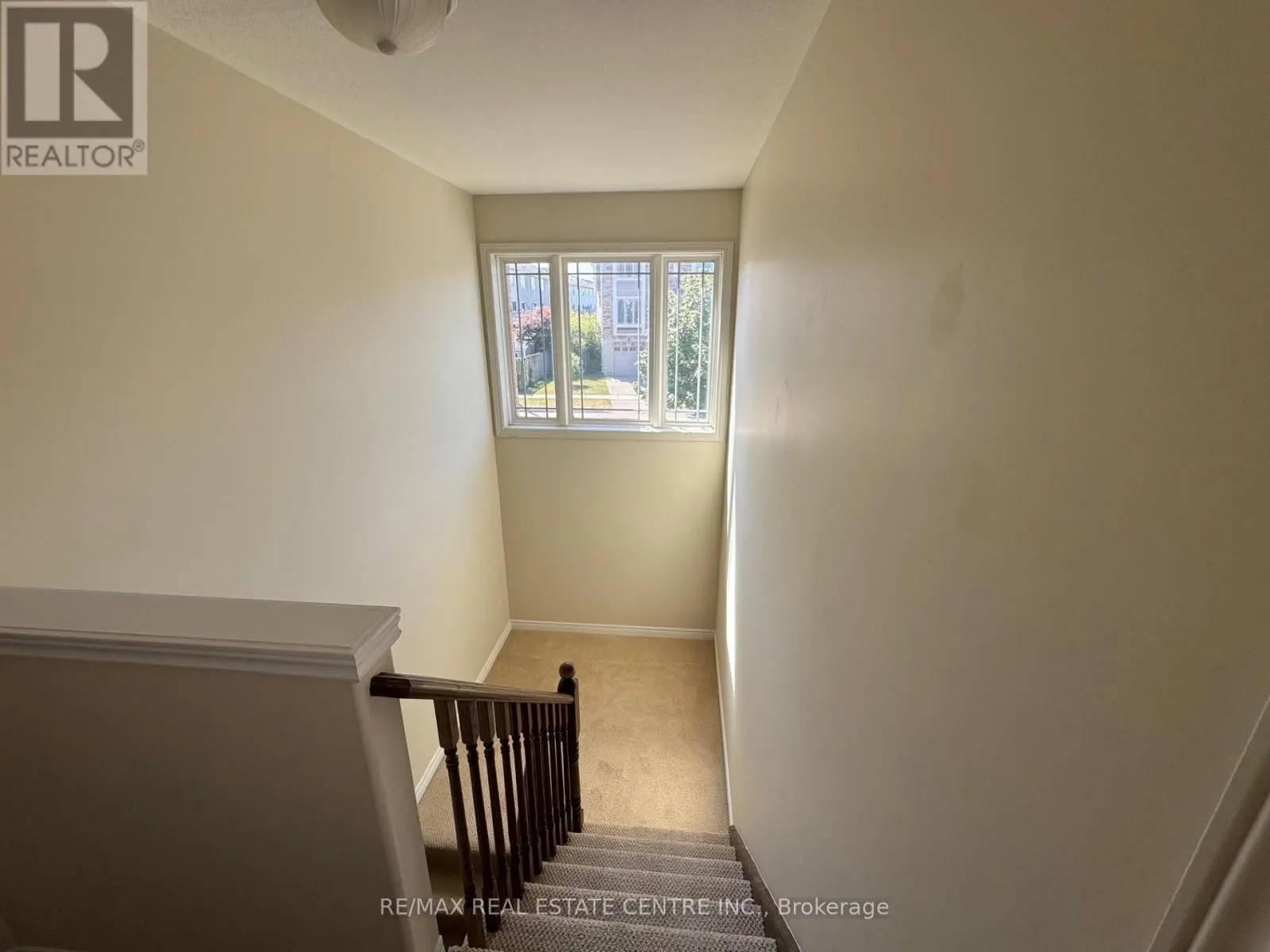 27 HEMLOCK WAY