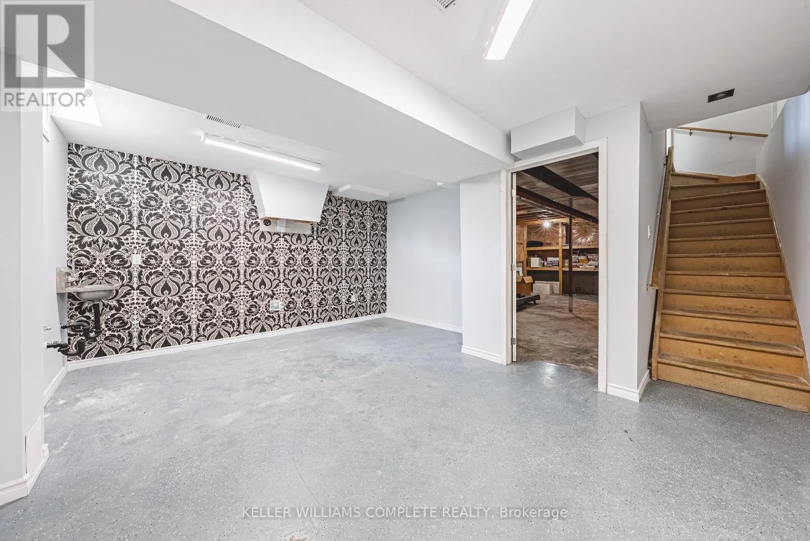 4492 WELTMAN WAY