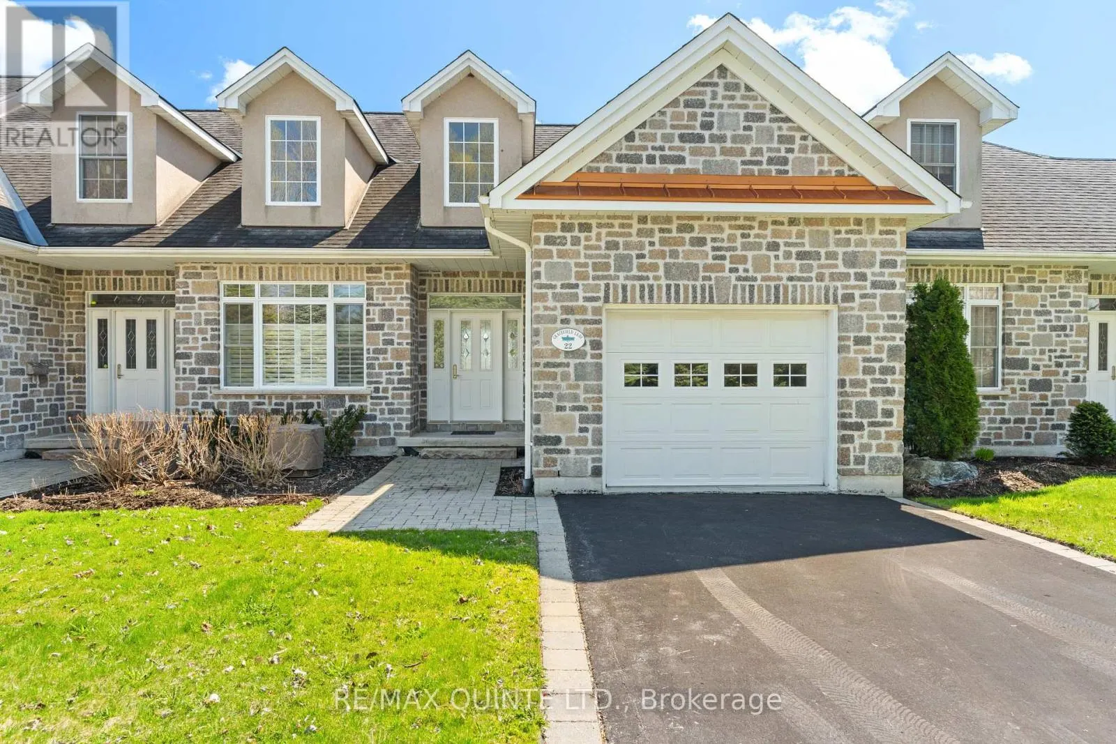 22 GRACEFIELD LANE