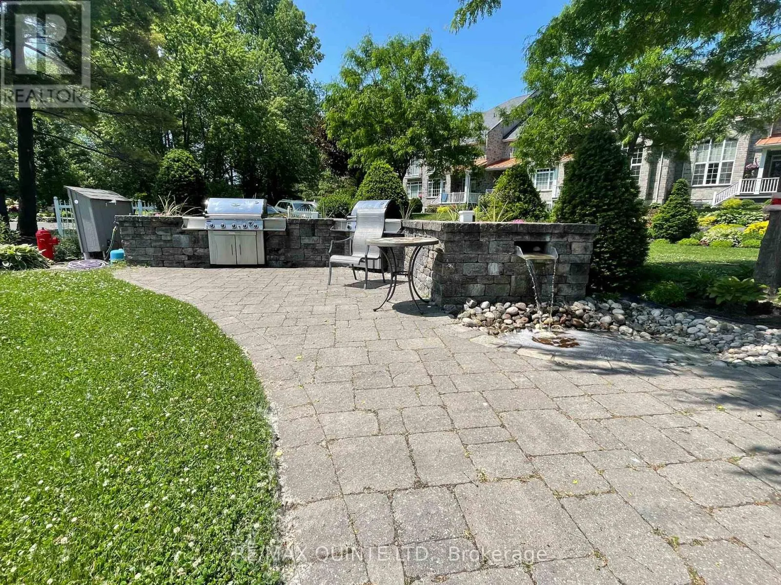 22 GRACEFIELD LANE