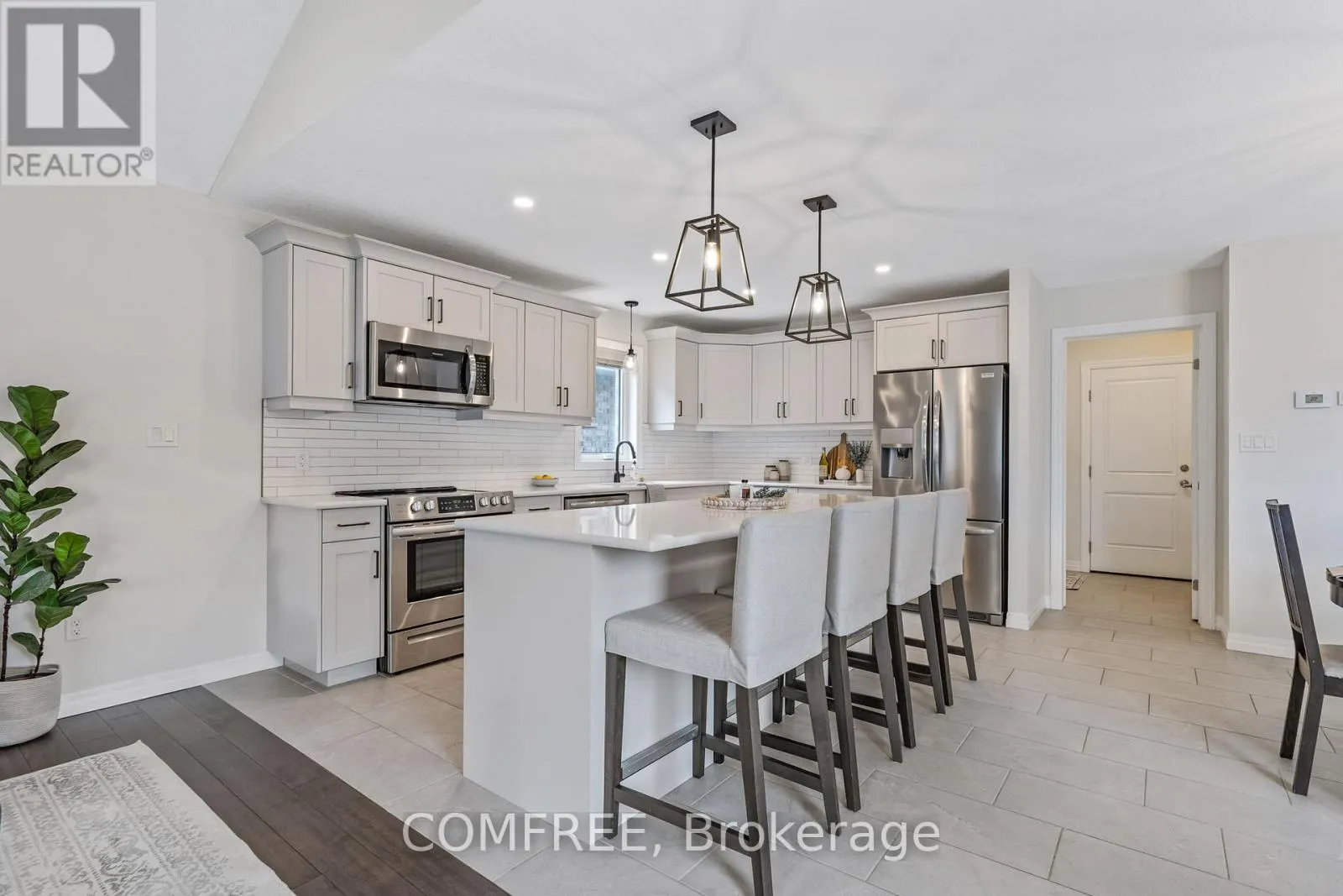 118 LIVINGSTON DRIVE