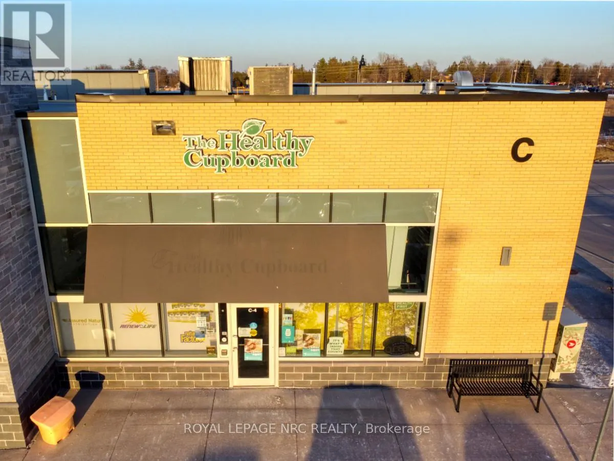 101 CLARENCE STREET W