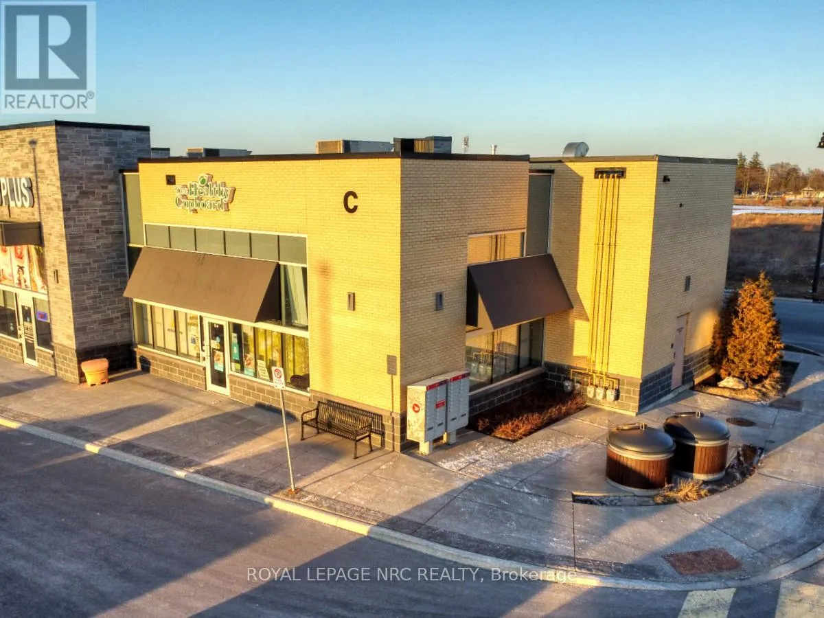 101 CLARENCE STREET W