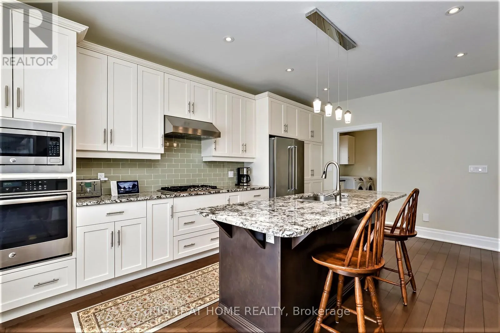 124 WEST RIDGE DRIVE
