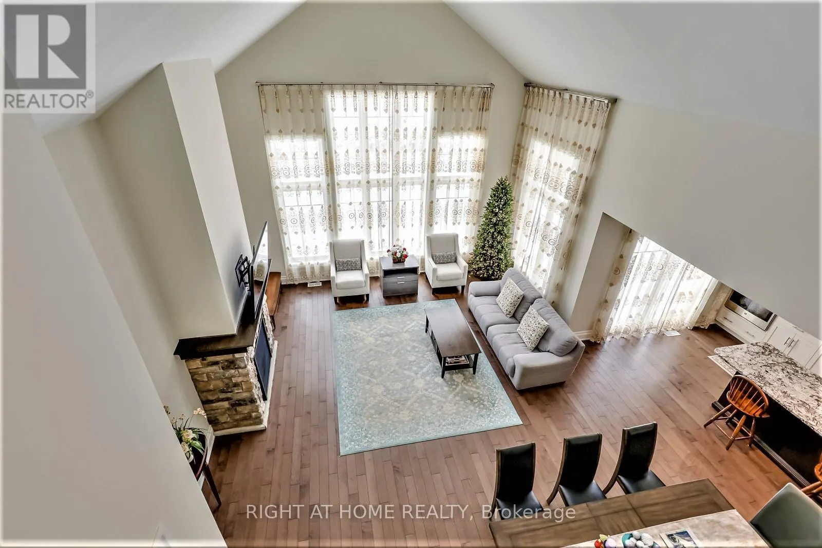 124 WEST RIDGE DRIVE