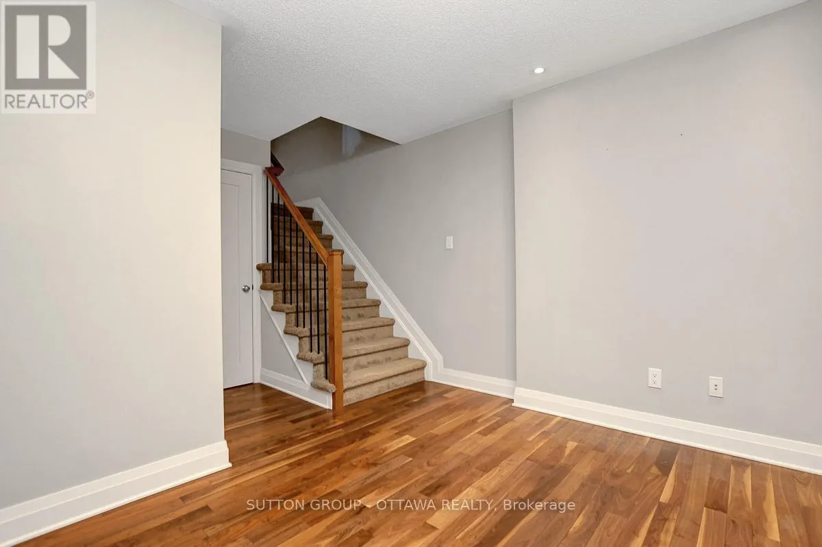 120 NUTTING CRESCENT