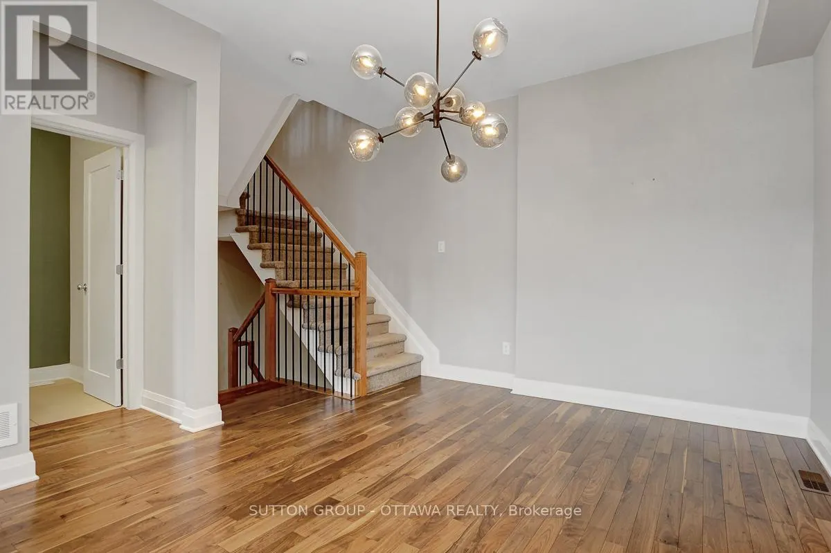 120 NUTTING CRESCENT