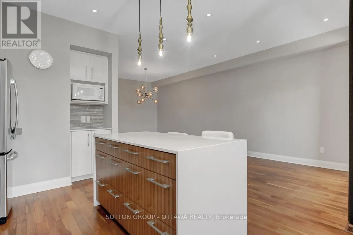120 NUTTING CRESCENT