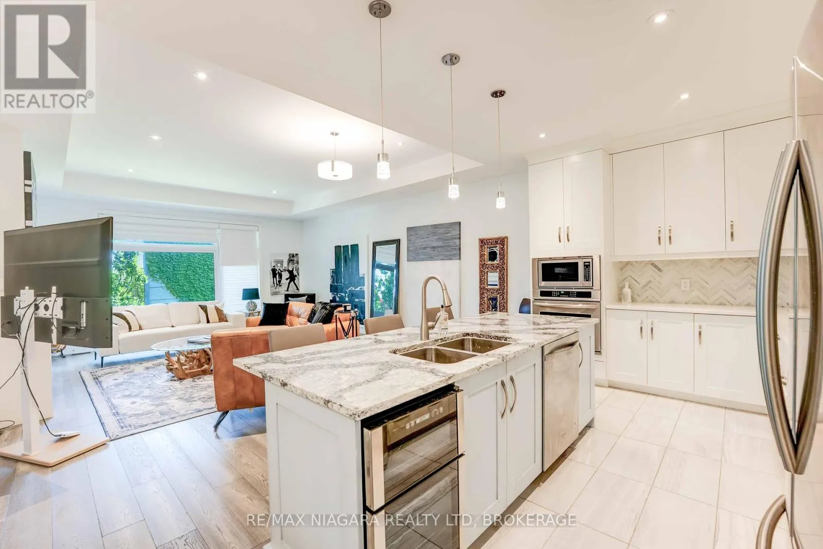 11 - 7276 OPTIMIST LANE, #11