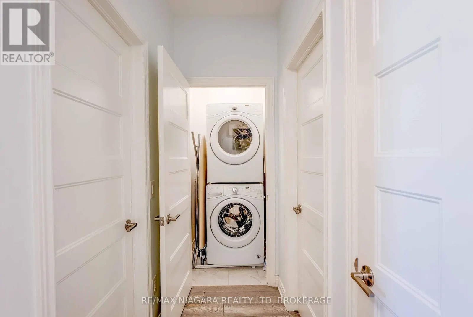 11 - 7276 OPTIMIST LANE, #11