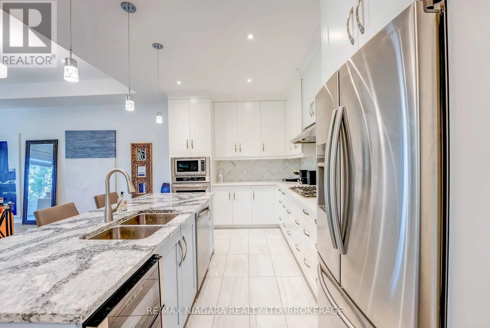 11 - 7276 OPTIMIST LANE, #11