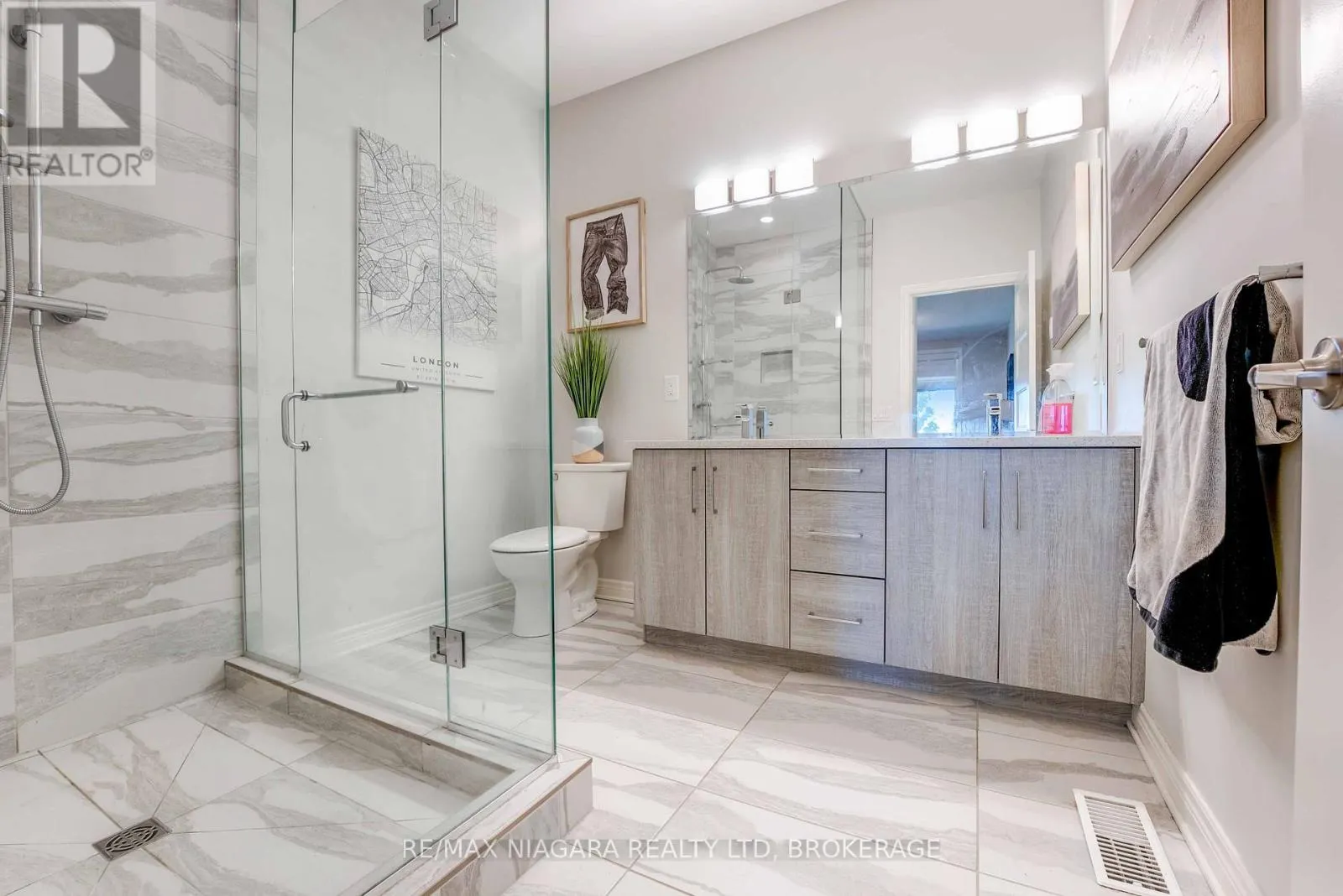 11 - 7276 OPTIMIST LANE, #11