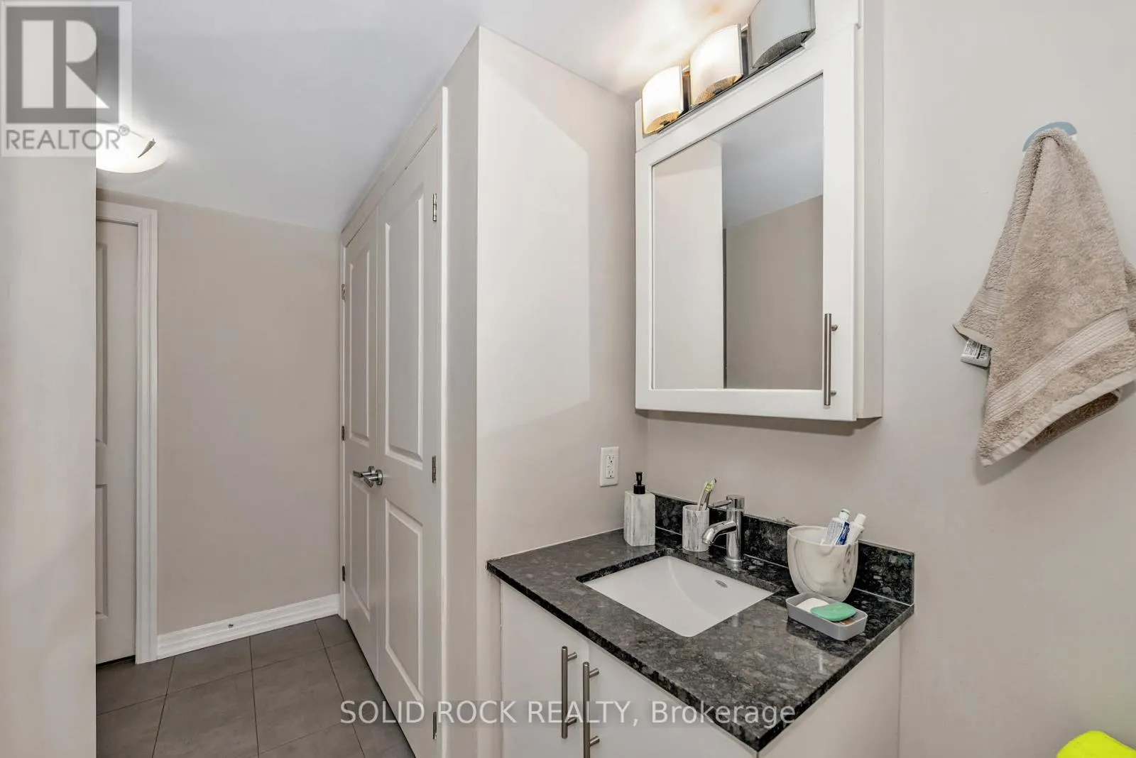 306 - 195 BESSERER N