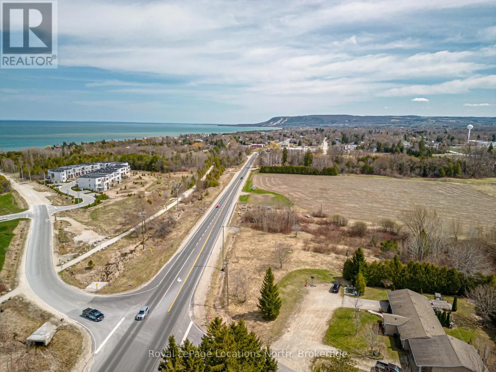203 ARTHUR STREET W