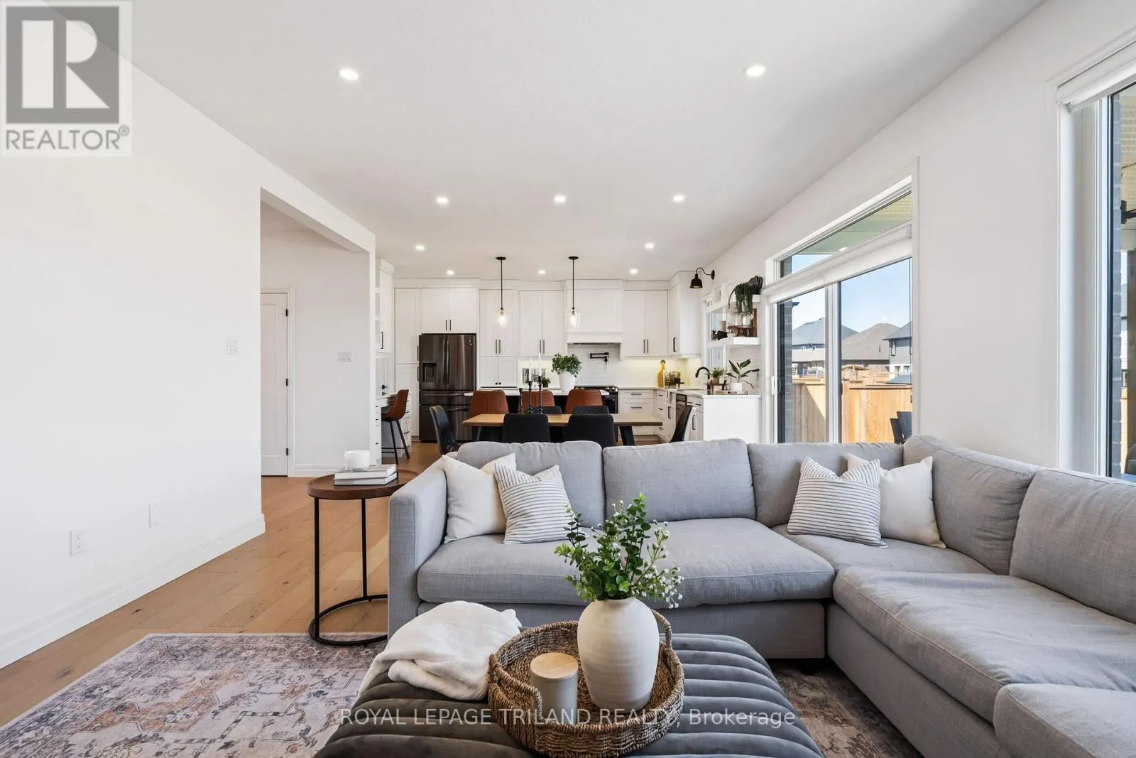 28 HAZELWOOD PASSAGE